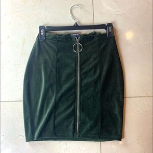 FASHION NOVA GREEN MINI SKIRT